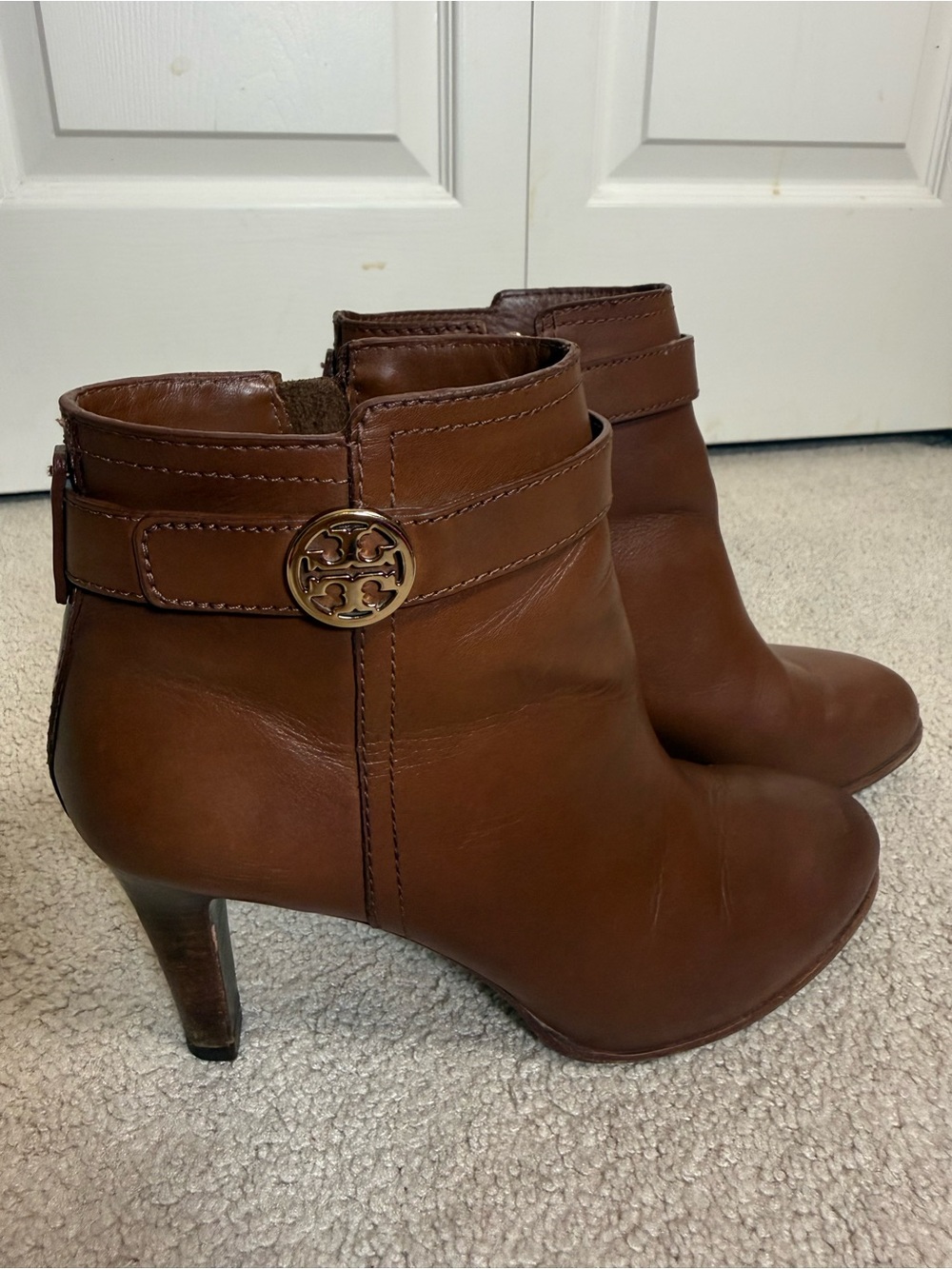 Tory Burch Brown Leather Logo Medallion Ankle Booties Heels Women’s Size 8